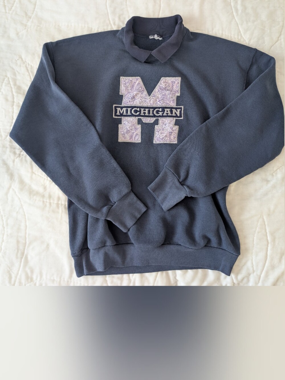 Vintage 90's Michigan Embroidered Navy Crewneck Sweatshirt